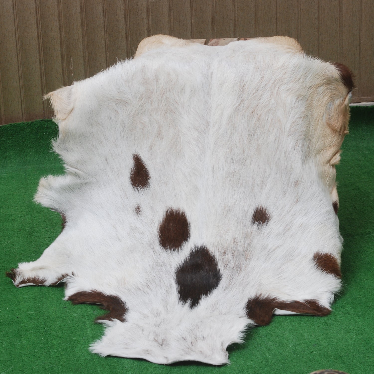 Brown Rug - Soft, Durable, and Eco-Friendly - Handmade Pure Goat Skin Floor Rug - Non-Slip Suede Back