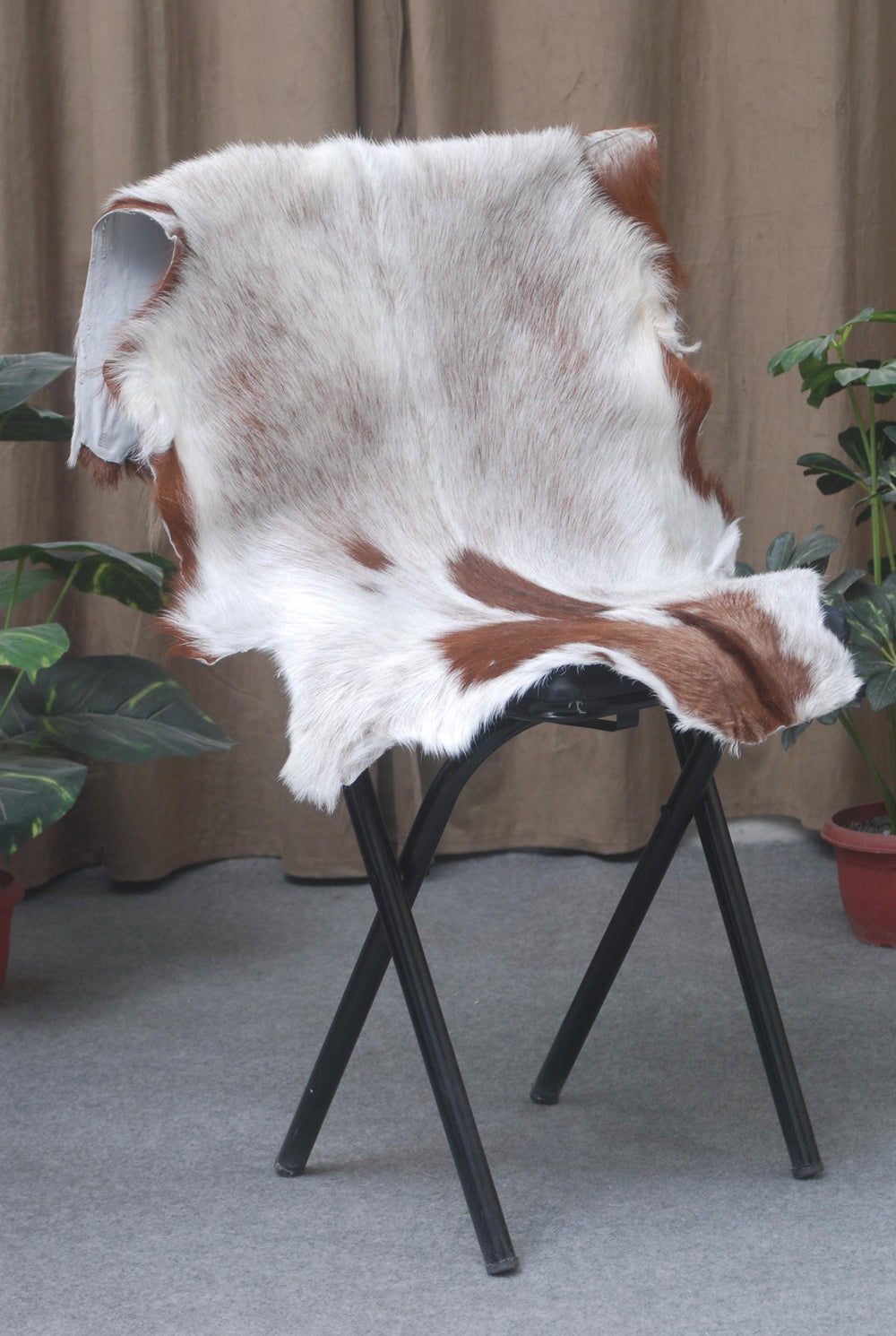 Original Goatskin Hide Brown,  Goat Skin Rug, Goatskin Pelt,  Home Decor Animal Skin Rug,  Bedroom Aesthetic Area Rug,  Brown and White Goat Hide Rug, Goat Skin Rug,  Animal Skin Rug, Real Hair on Hide,  Goal Pelt Rug, Home Decor Rug,  Living Room Area Rug,  Wall Hanging Rug,  Aesthetic Rug,  Leather Rug,  Decorative Rug,  Brown Goatskin Rug,  GoatHide Brown White